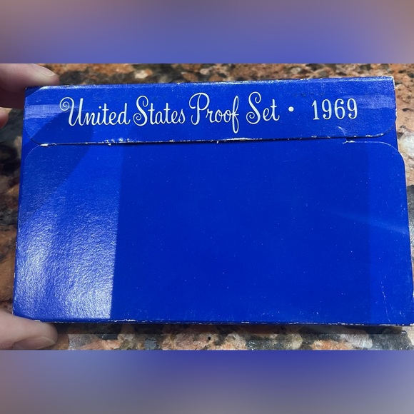 1969 Coin Proof Set - Picture 2 of 8